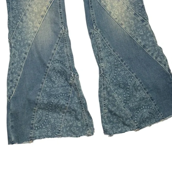 We The Free Free People mermaid Flare Jeans Vintage Blue 31 paisley - Picture 4 of 9